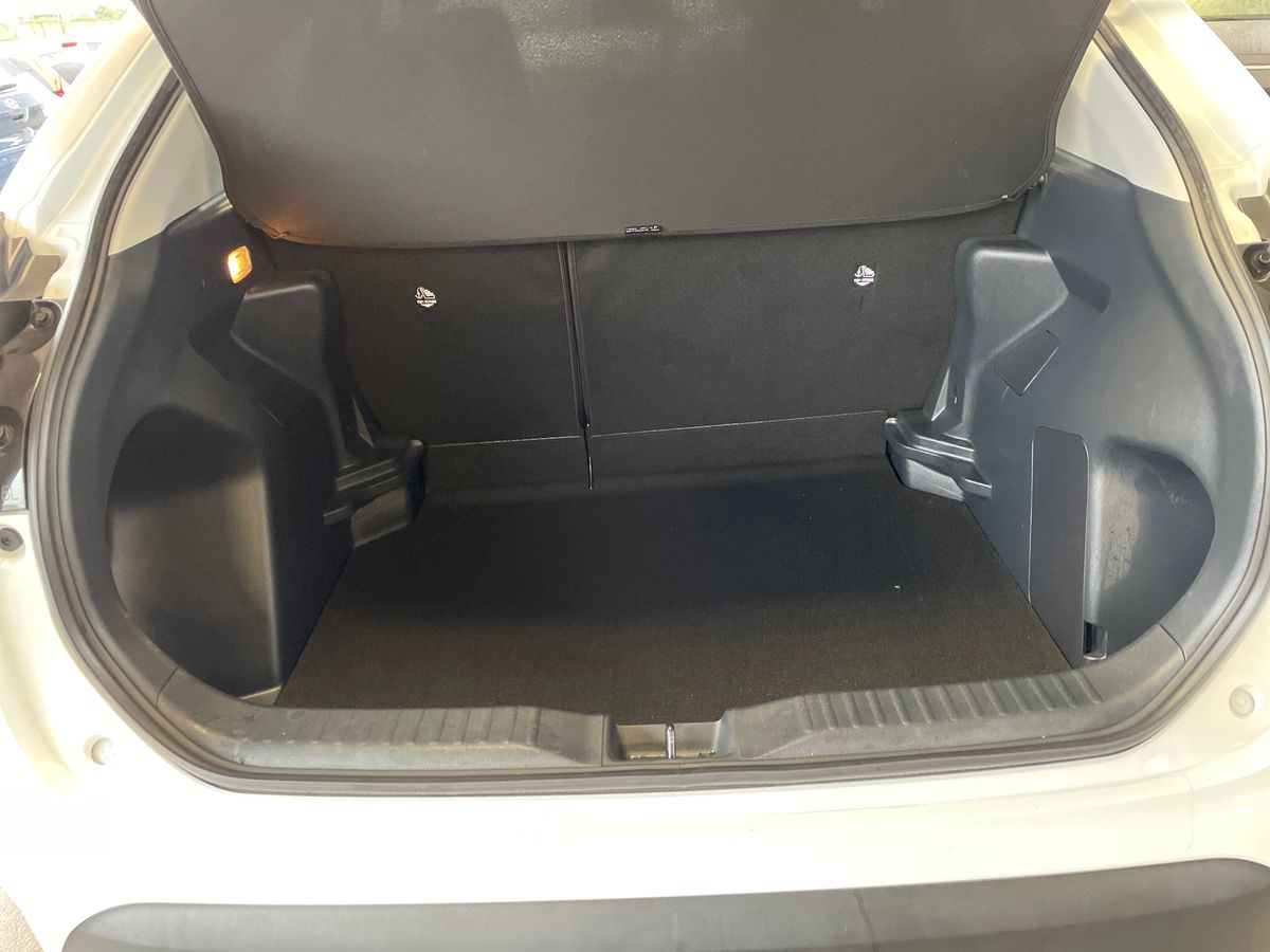 Used Toyota Yaris Cross 2023 for sale - 77512639: Photo 12