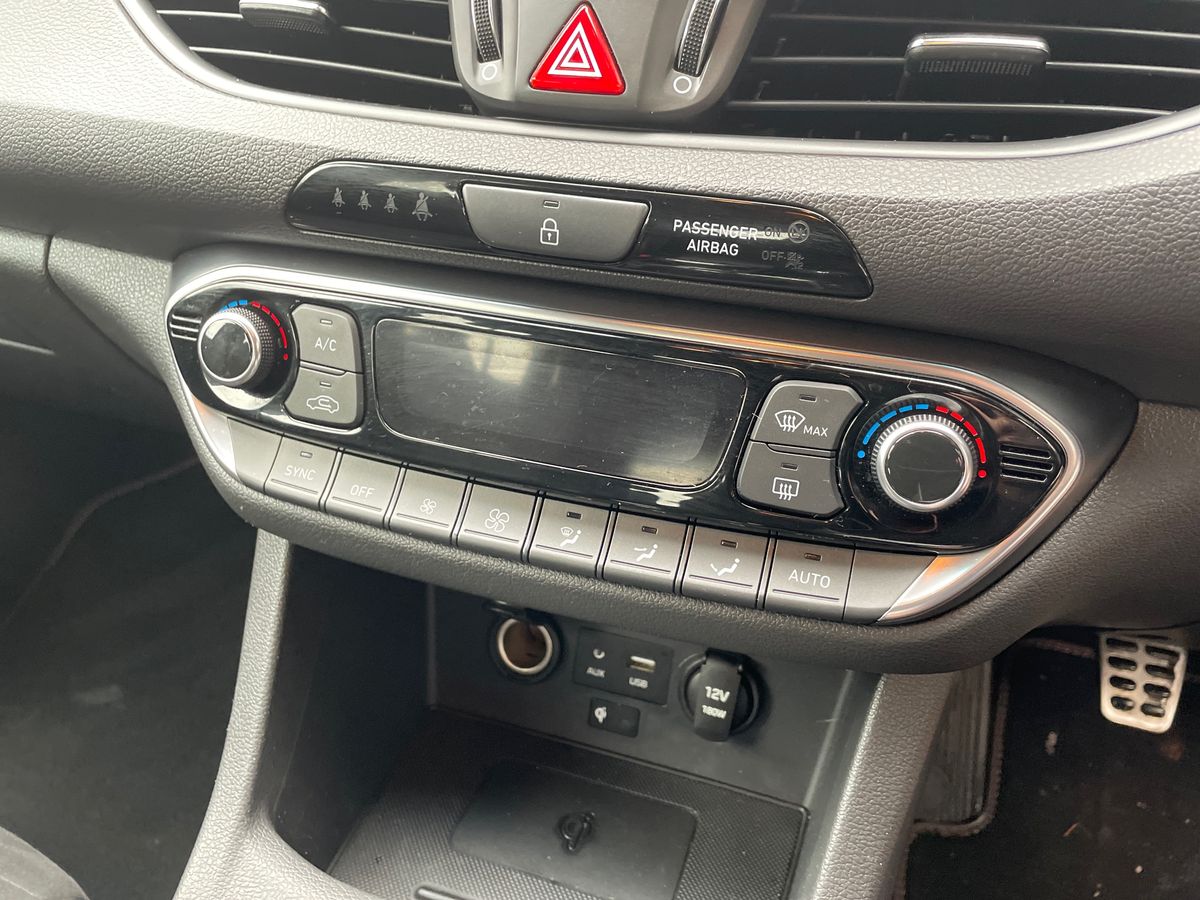 Used Hyundai i30 2018 for sale - 77648104: Photo 18