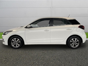 Used Hyundai i20 2019 for sale - 76965250: Photo