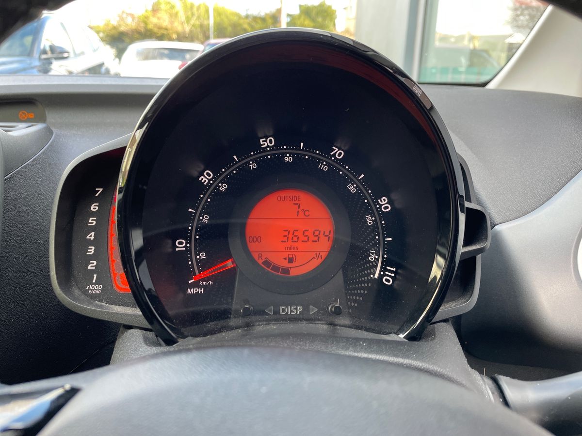 Used Toyota AYGO 2018 for sale - 77232195: Photo 14