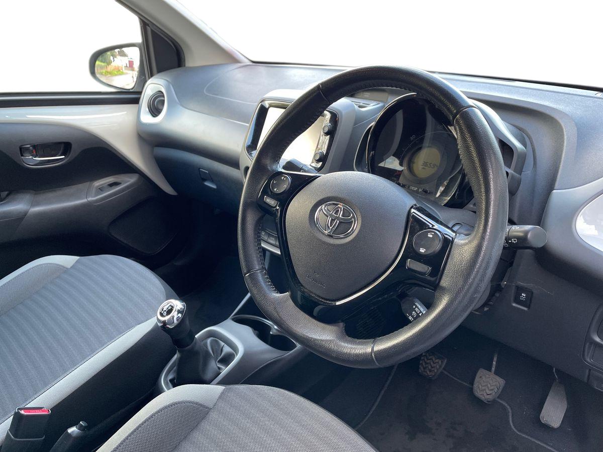 Used Toyota AYGO 2018 for sale - 77232195: Photo 15