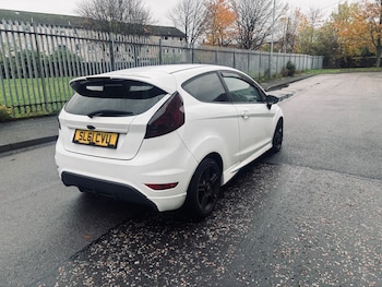 Used Ford Fiesta 2011 for sale - 76536557: Photo