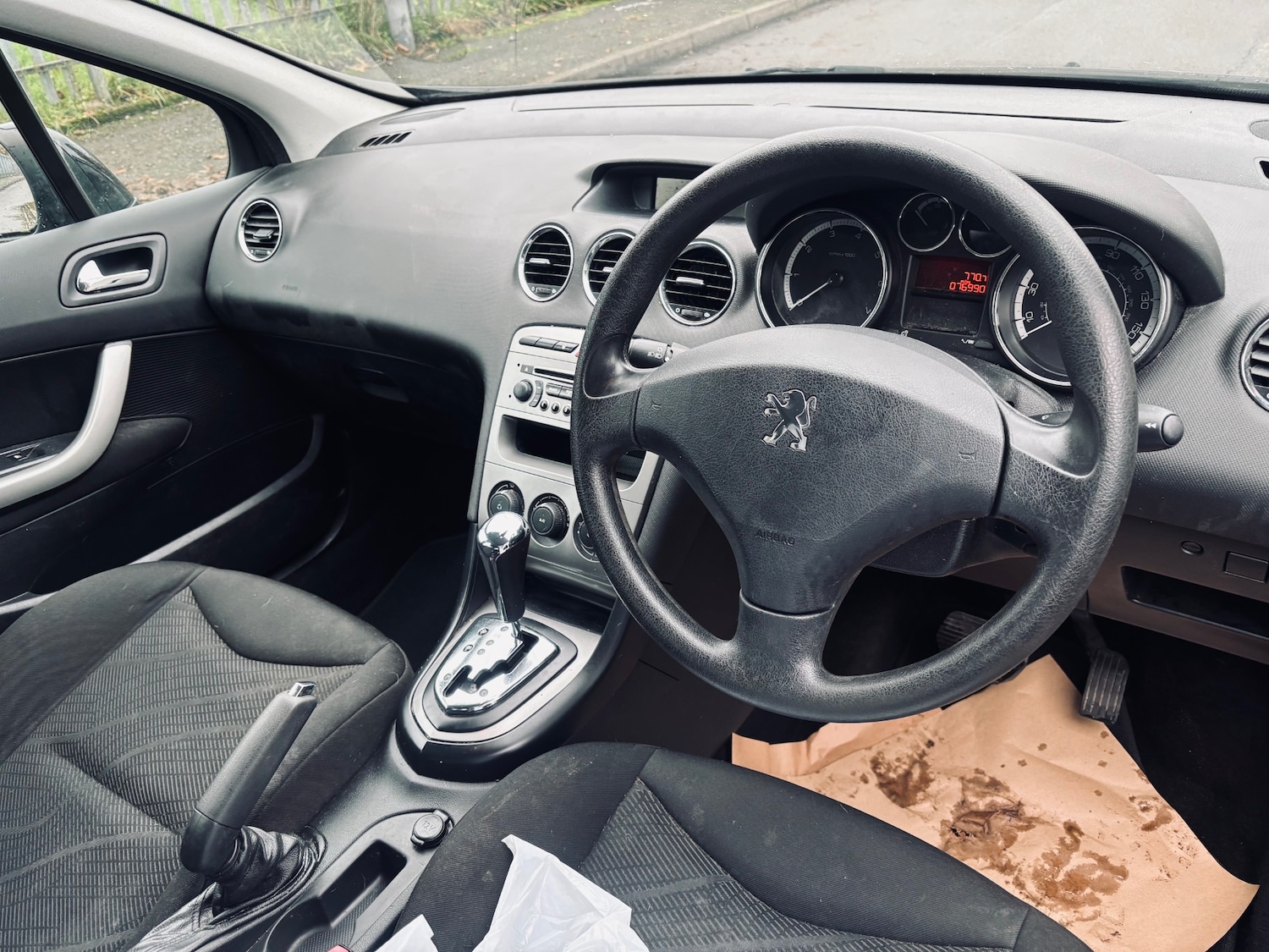 Used Peugeot 308 2011 for sale - 76511022: Photo 10