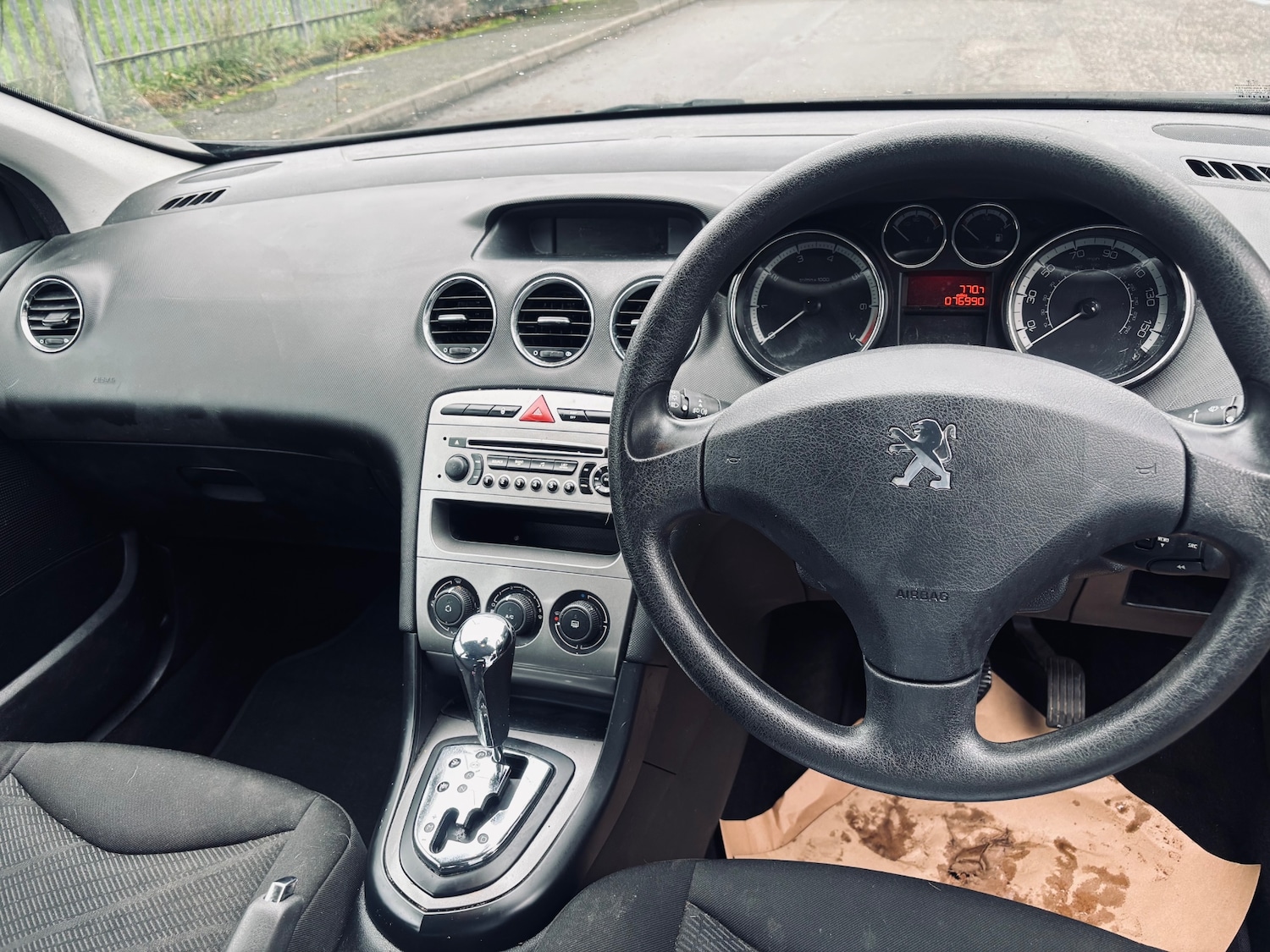 Used Peugeot 308 2011 for sale - 76511022: Photo 11