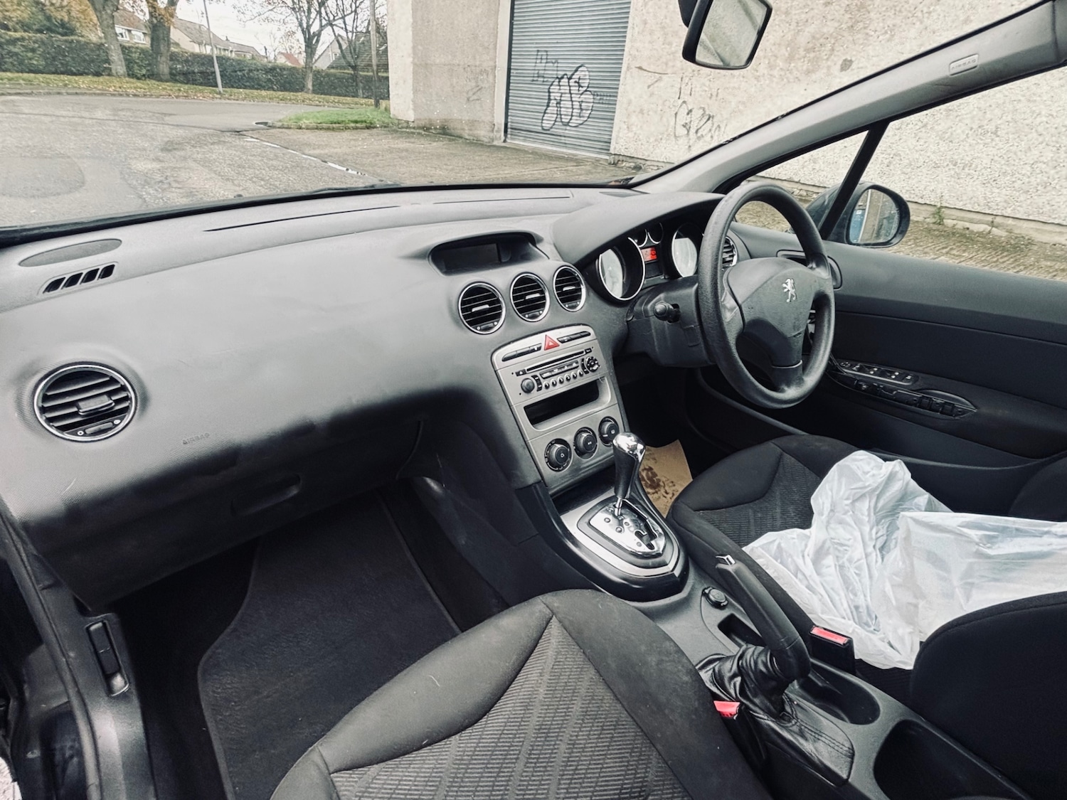 Used Peugeot 308 2011 for sale - 76511022: Photo 13