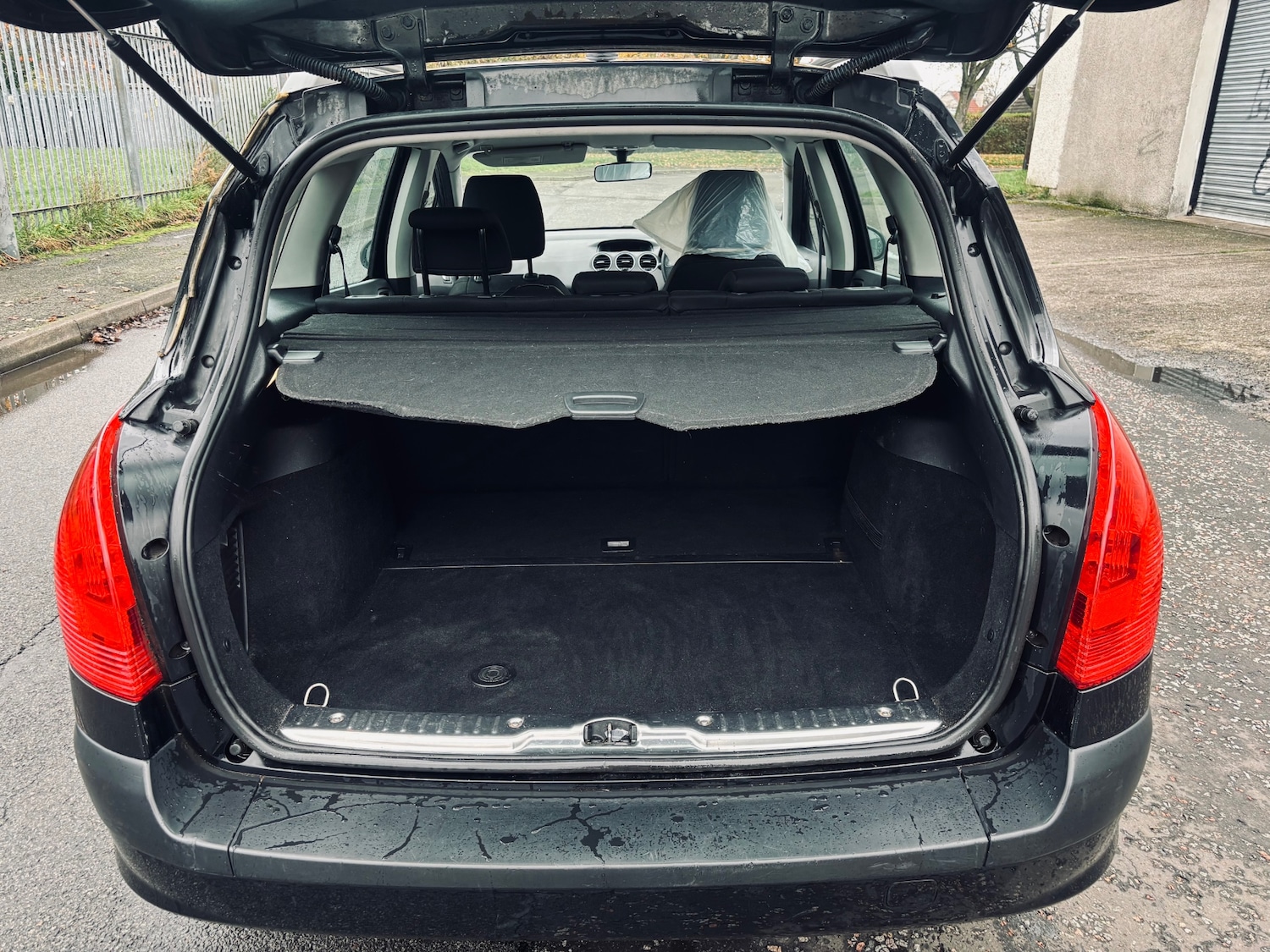 Used Peugeot 308 2011 for sale - 76511022: Photo 9