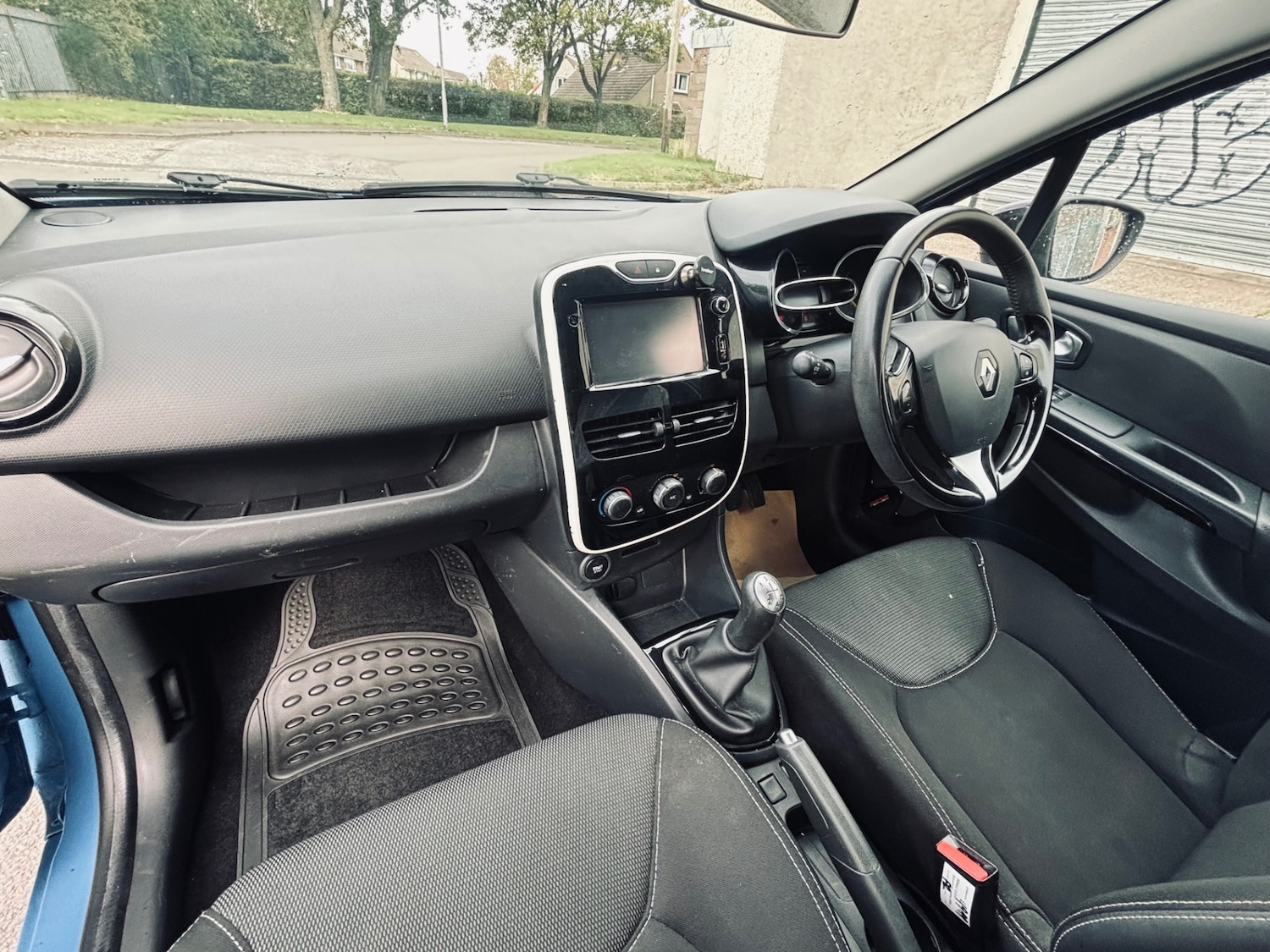 Used Renault Clio 2015 for sale - 76426049: Photo 13