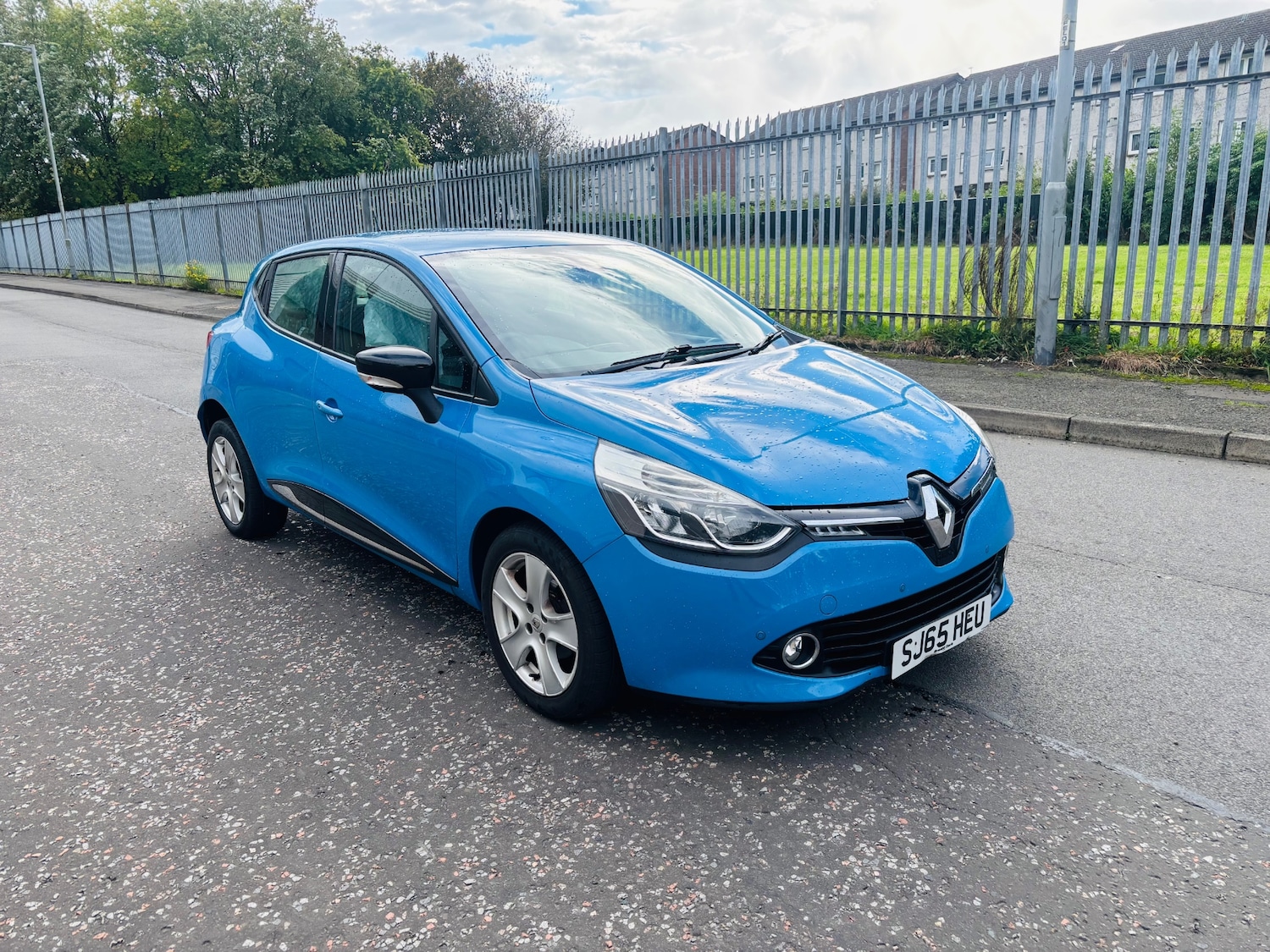 Used Renault Clio 2015 for sale - 76426049: Photo 2