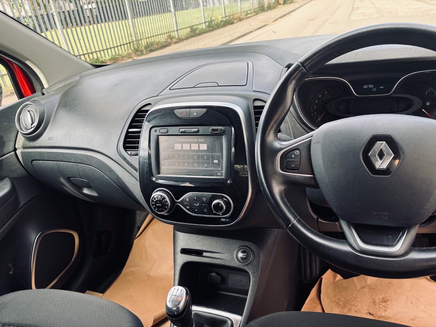 Used Renault Captur 2017 for sale - 76426057: Photo 11