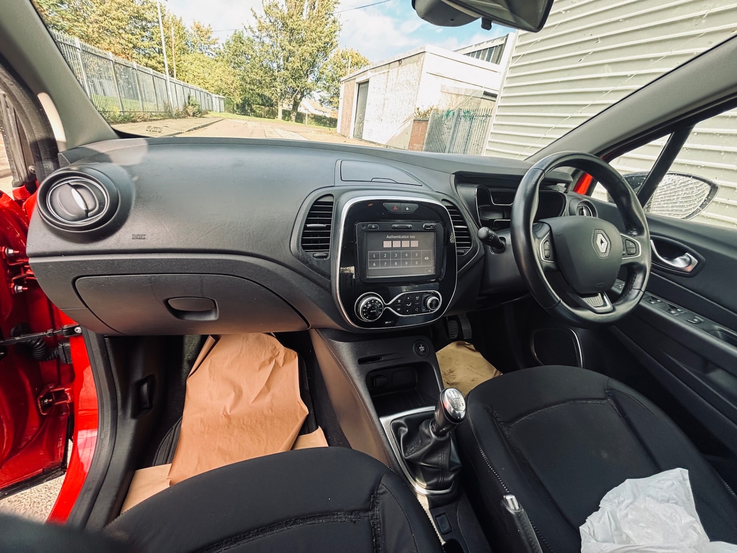 Used Renault Captur 2017 for sale - 76426057: Photo 13