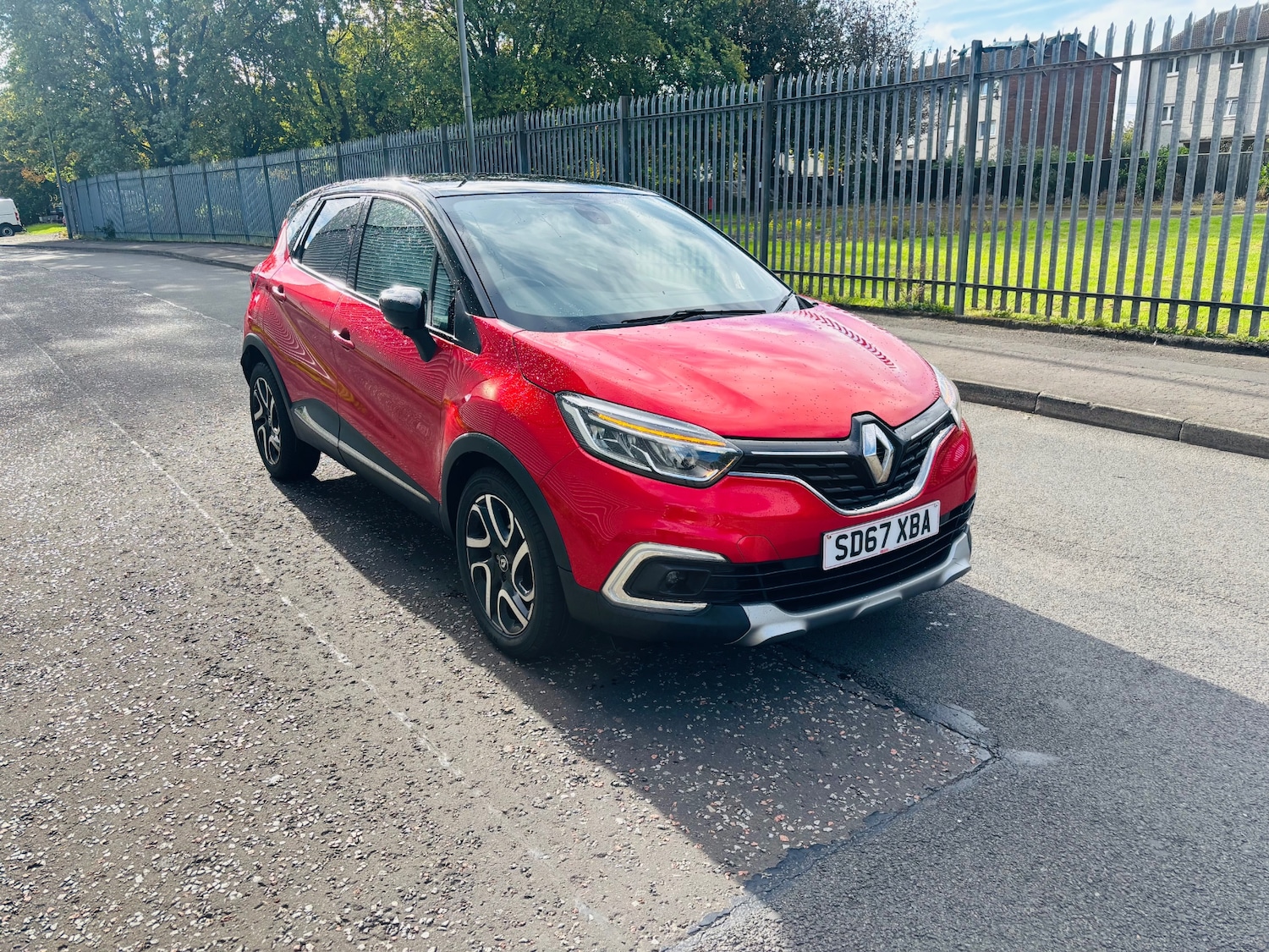 Used Renault Captur 2017 for sale - 76426057: Photo 2