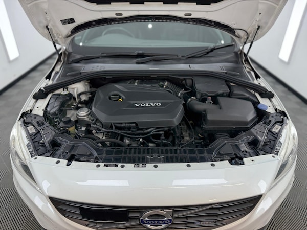 Used Volvo V60 2025 for sale - 74937481: Photo 9