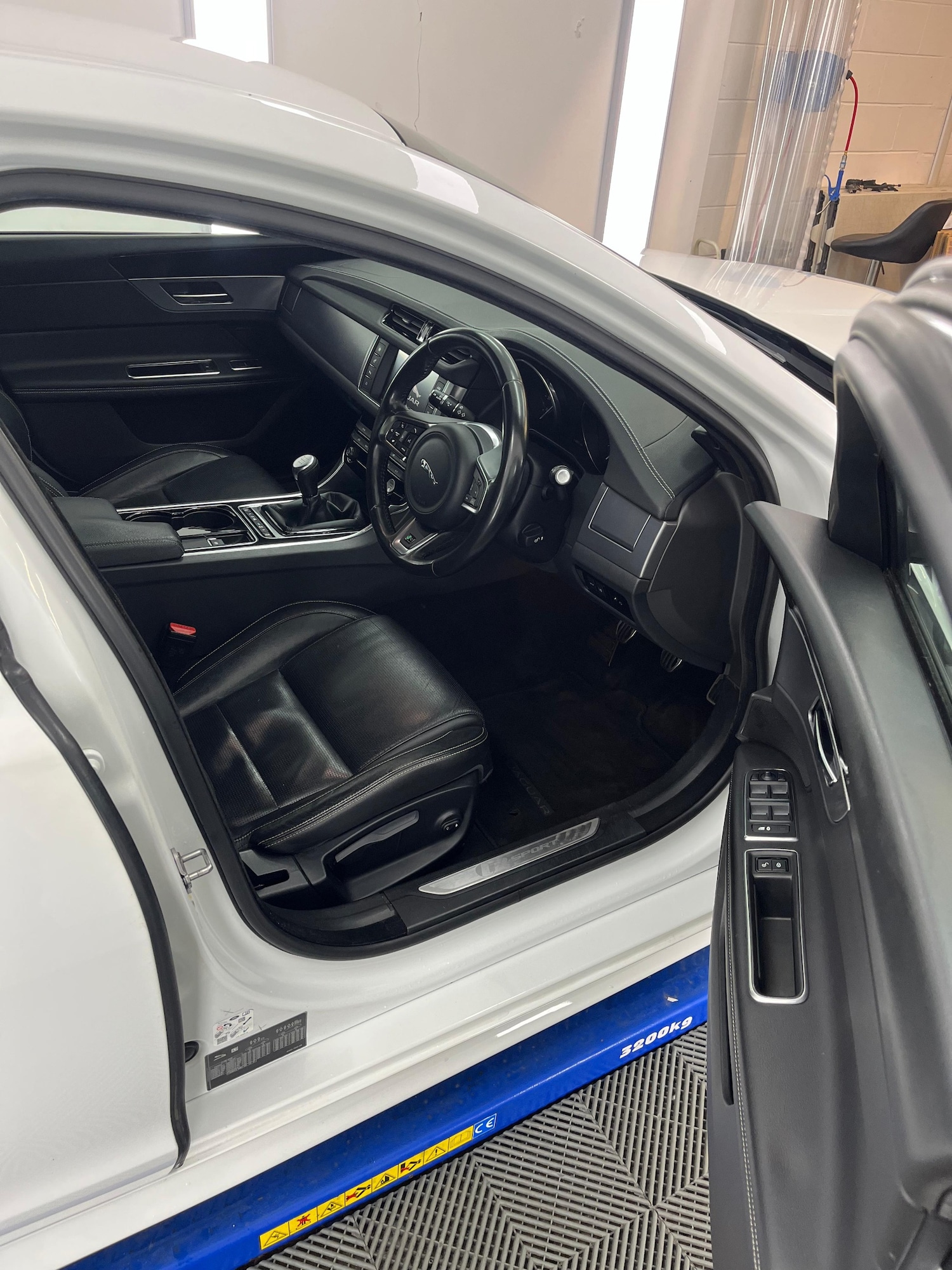 Used Jaguar XF 2017 for sale - 77502827: Photo 13