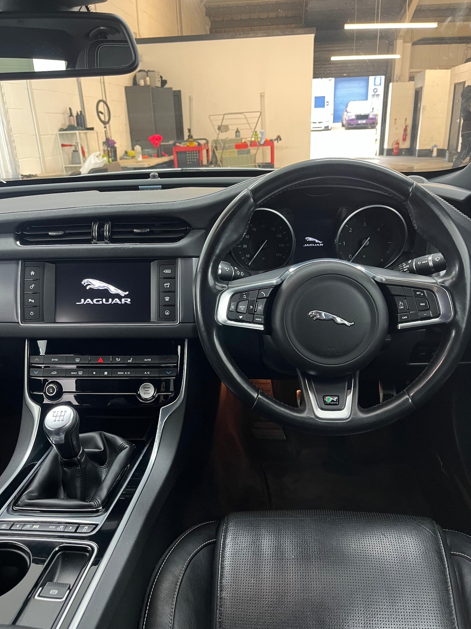 Used Jaguar XF 2017 for sale - 77502827: Photo 14