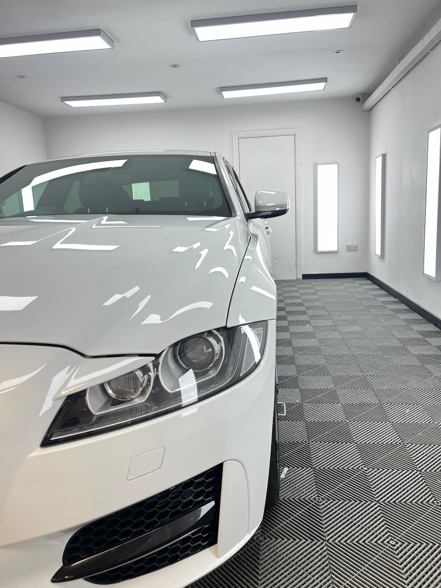 Used Jaguar XF 2017 for sale - 77502827: Photo 7