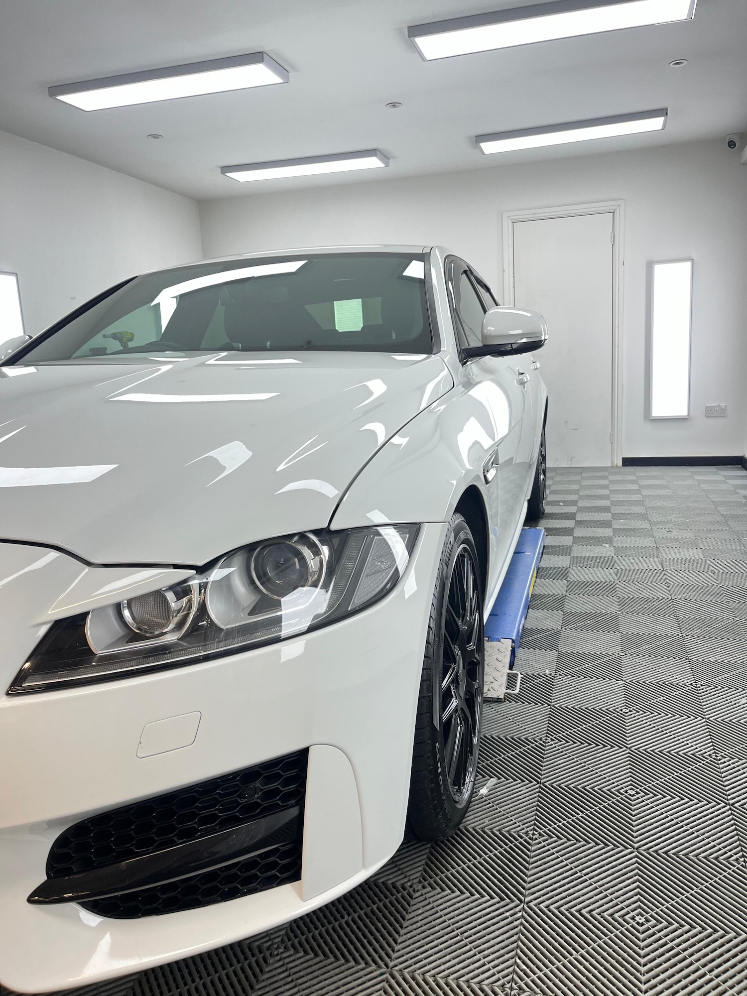 Used Jaguar XF 2017 for sale - 77502827: Photo 8