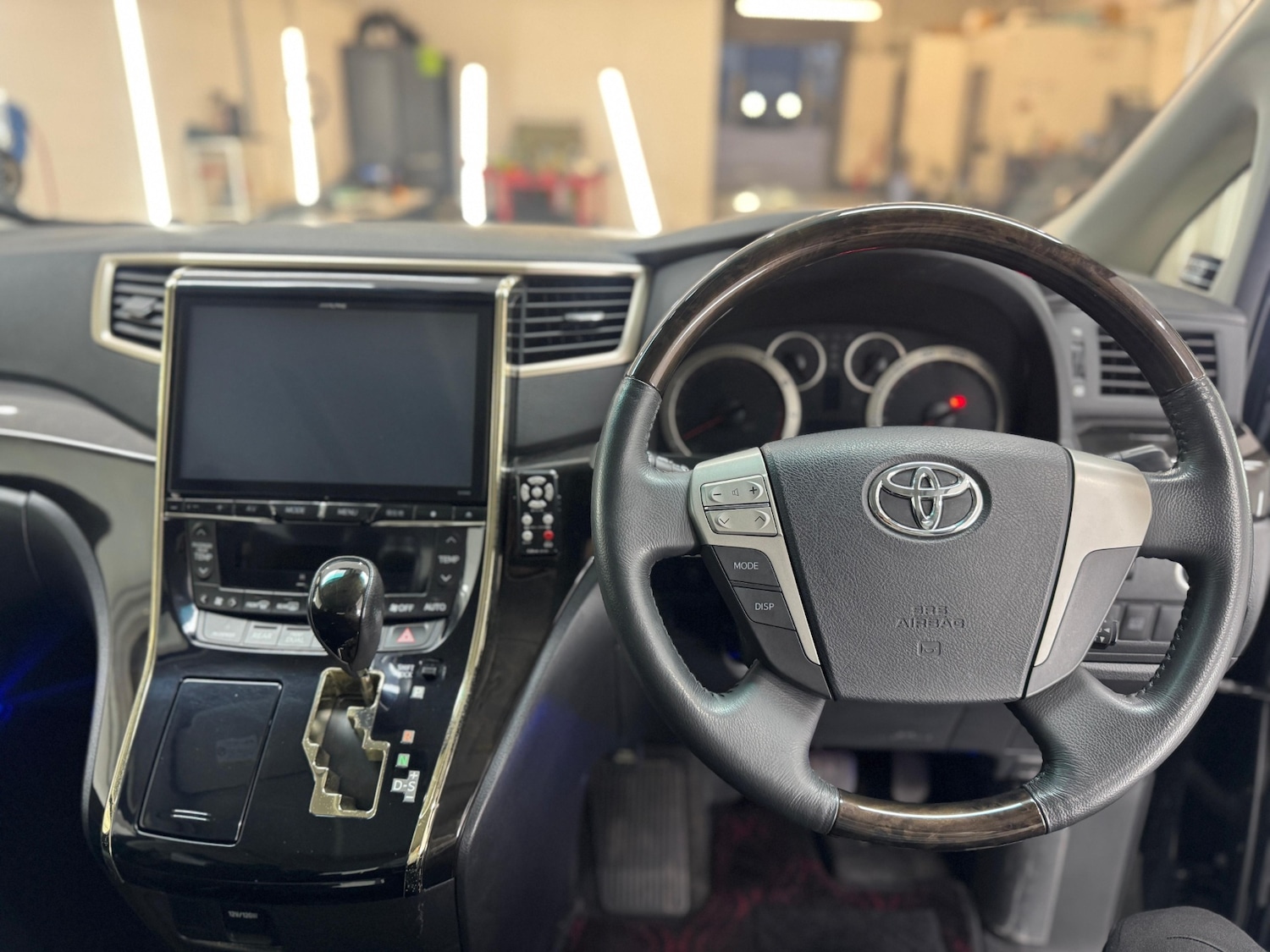 Used Toyota Vellfire 2026 for sale - 77290410: Photo 23