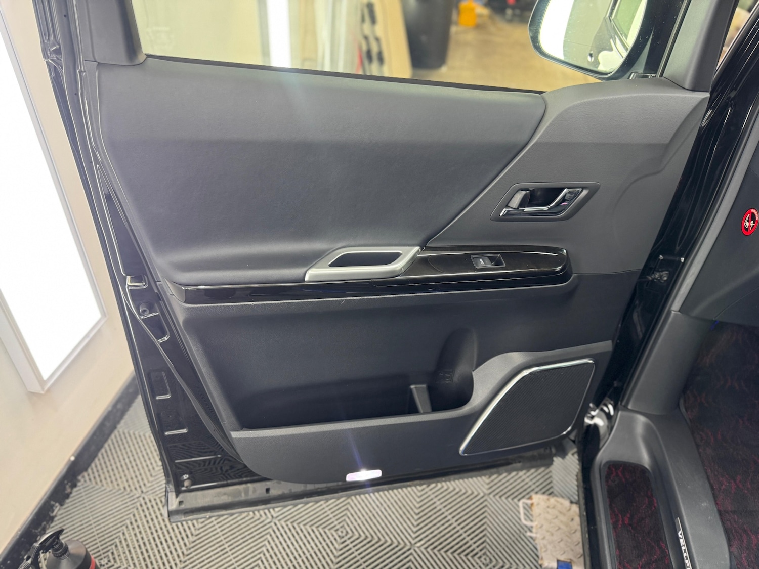 Used Toyota Vellfire 2026 for sale - 77290410: Photo 26