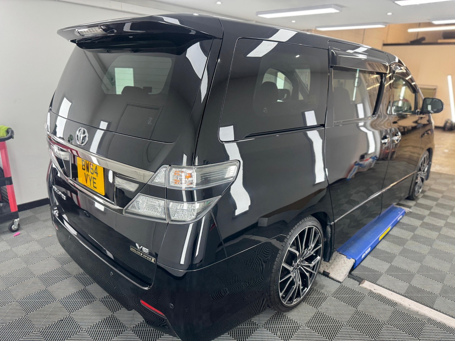 Used Toyota Vellfire 2026 for sale - 77290410: Photo 4