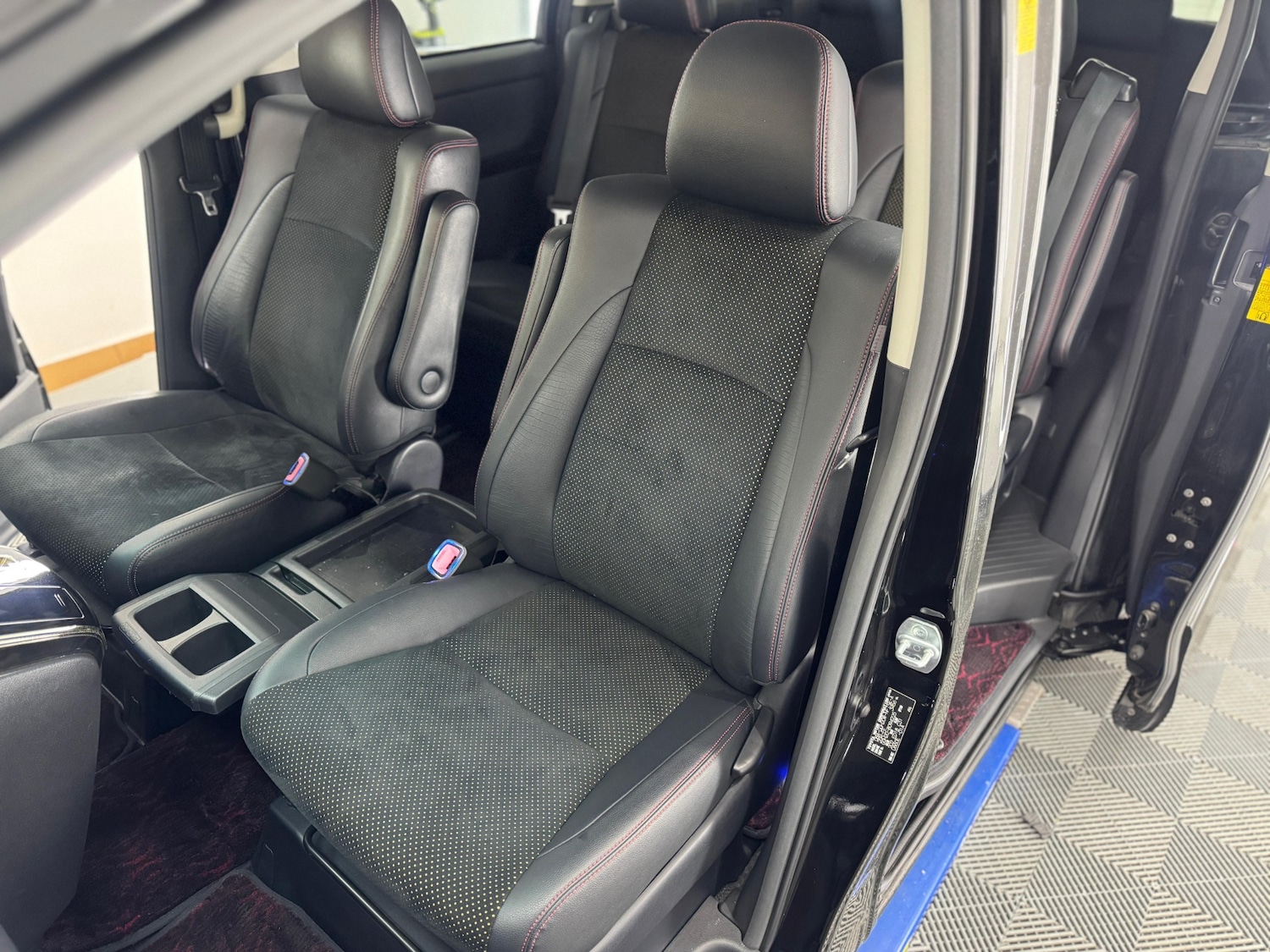 Used Toyota Vellfire 2026 for sale - 77290410: Photo 54