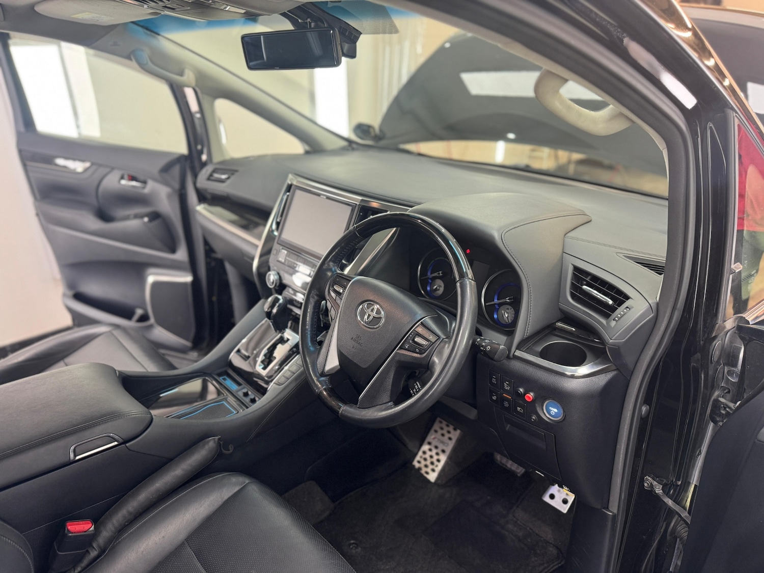 Used Toyota Vellfire 2025 for sale - 76640671: Photo 15