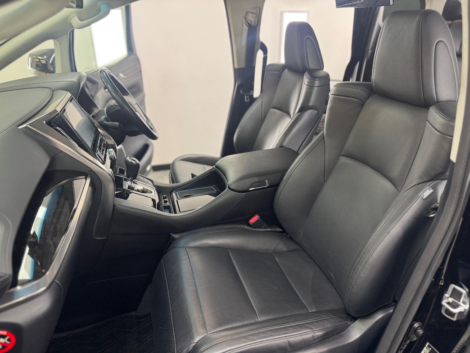 Used Toyota Vellfire 2025 for sale - 76640671: Photo 21