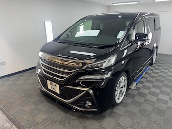 Used Toyota Vellfire 2015 for sale - 76640671: Photo