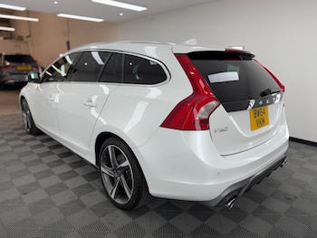 Used Volvo V60 2014 for sale - 79209551: Photo