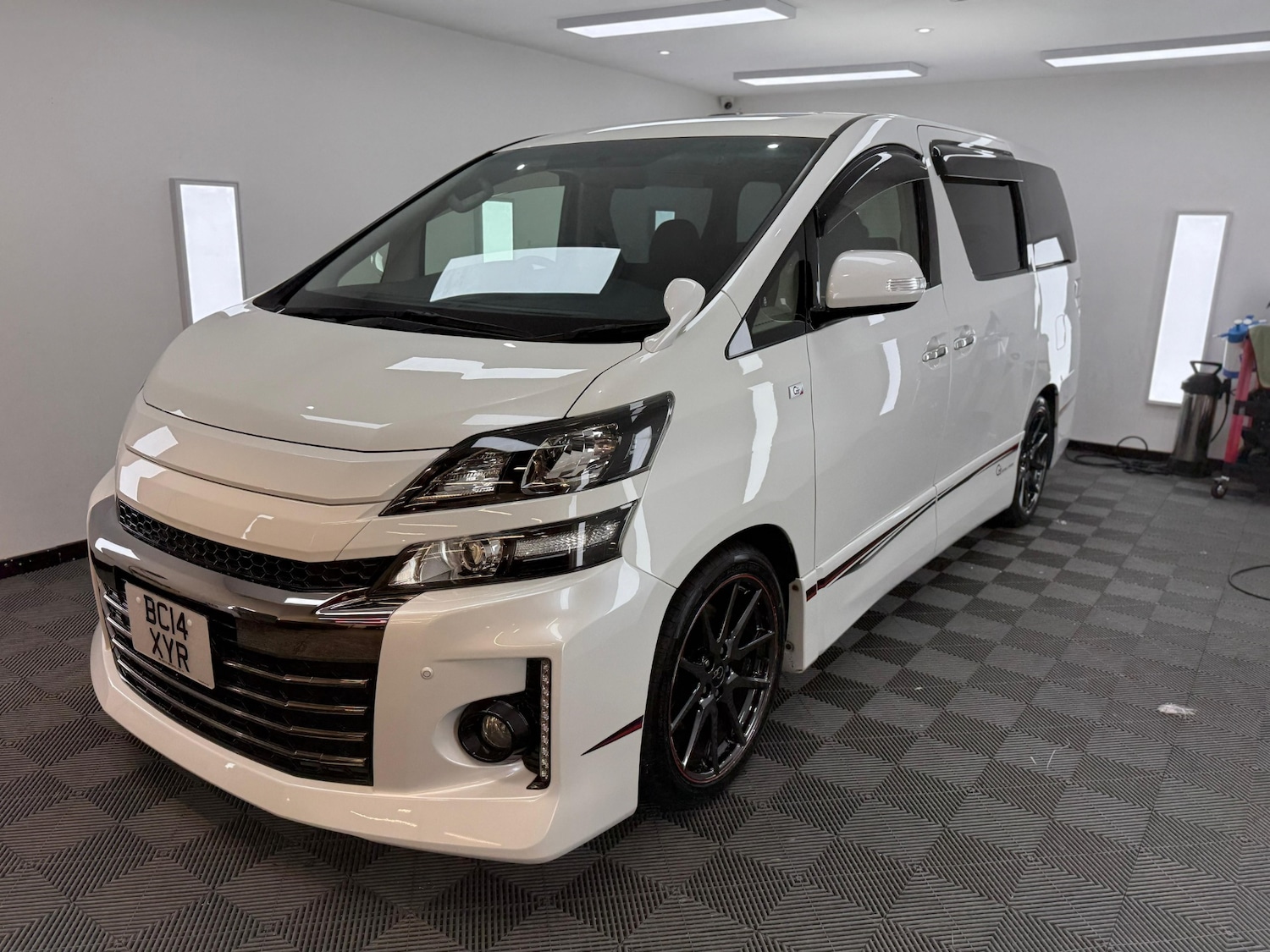 Used Toyota Vellfire 2025 for sale - 76467948: Photo 2