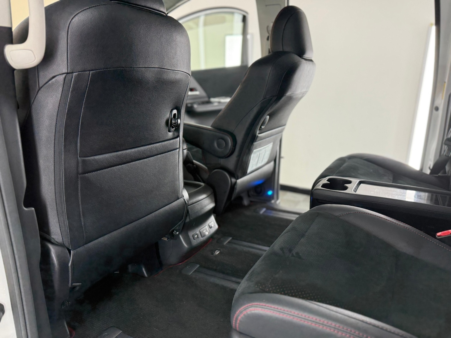 Used Toyota Vellfire 2025 for sale - 76467948: Photo 21