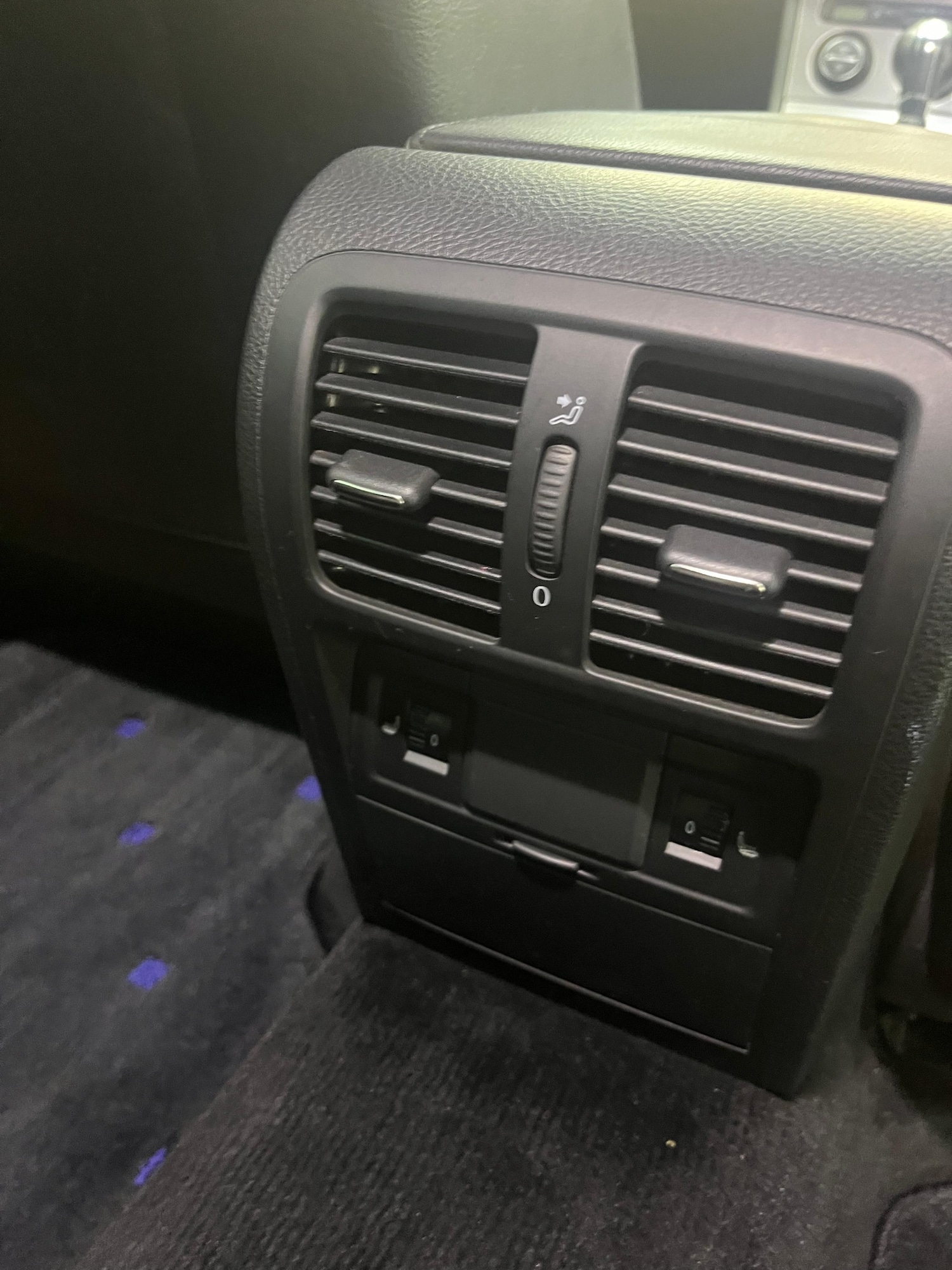 Used Volkswagen Passat 2009 for sale - 77523080: Photo 28