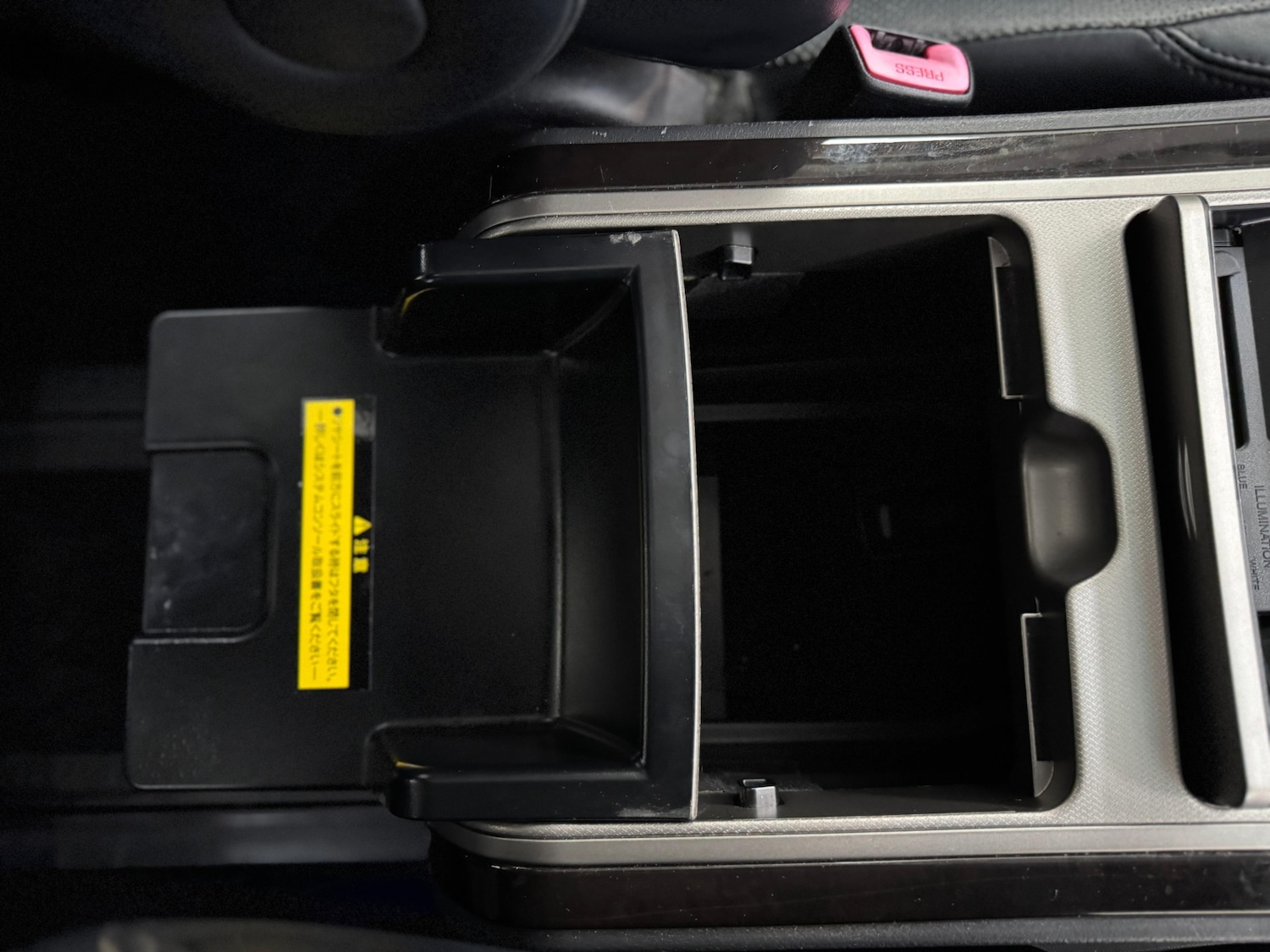 Used Toyota Estima 2026 for sale - 77632690: Photo 24