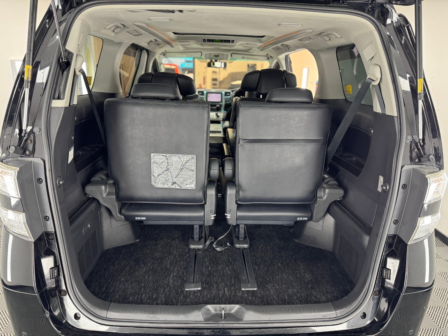 Used Toyota Estima 2026 for sale - 77632690: Photo 33