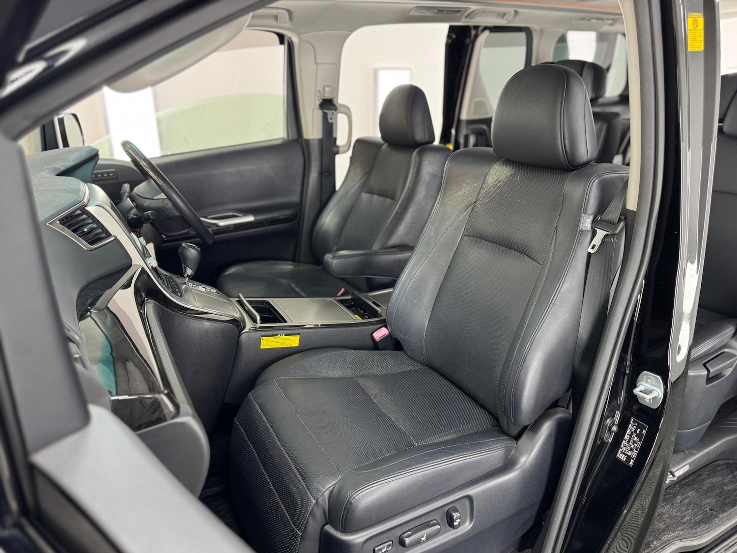 Used Toyota Estima 2026 for sale - 77632690: Photo 40