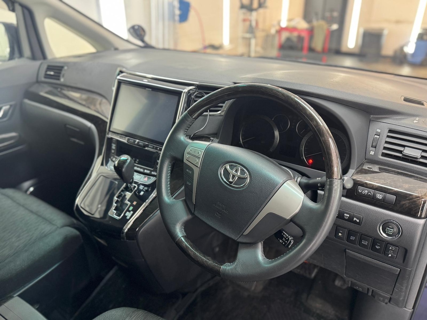 Used Toyota Vellfire 2025 for sale - 77186403: Photo 11