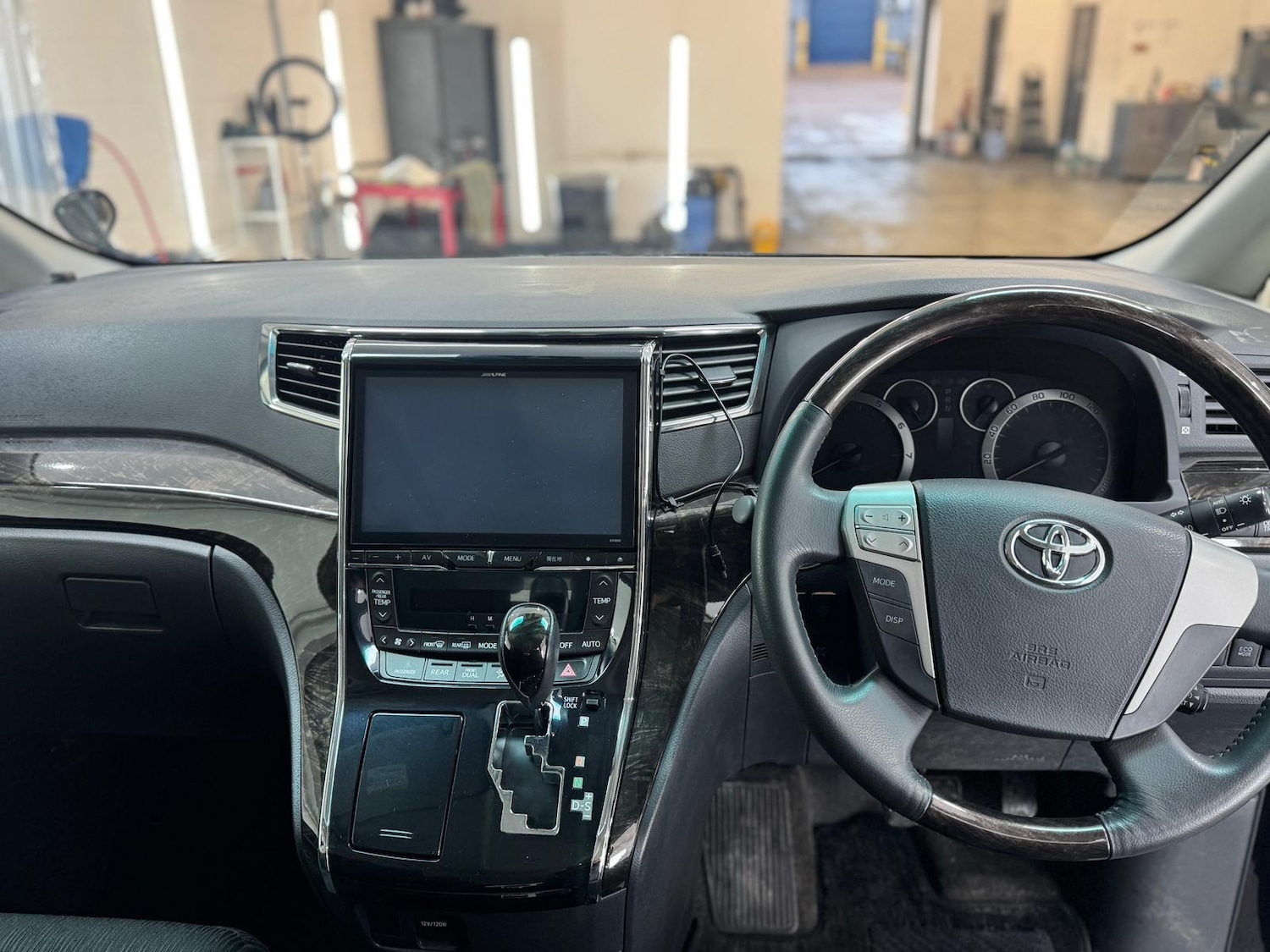 Used Toyota Vellfire 2025 for sale - 77186403: Photo 12