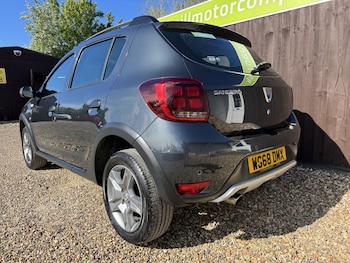 Used Dacia Sandero Stepway 2018 for sale - 78289855: Photo
