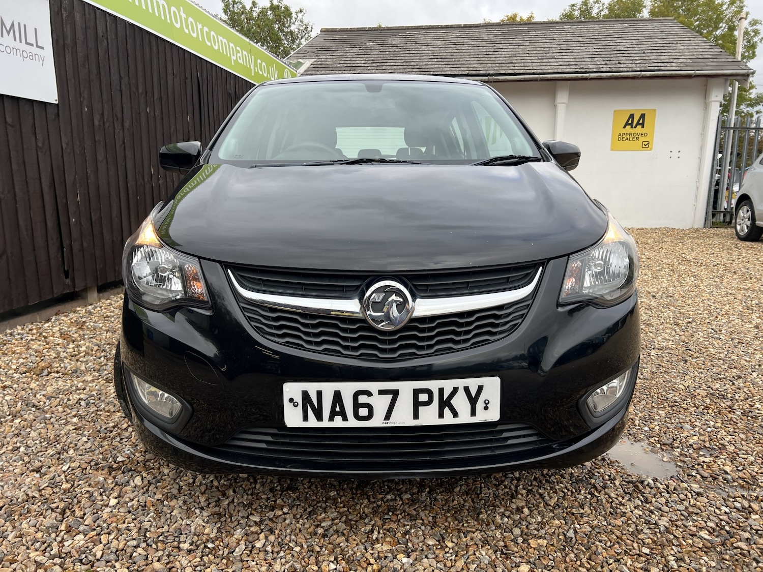 Used Vauxhall Viva 2017 for sale - 76225260: Photo 2