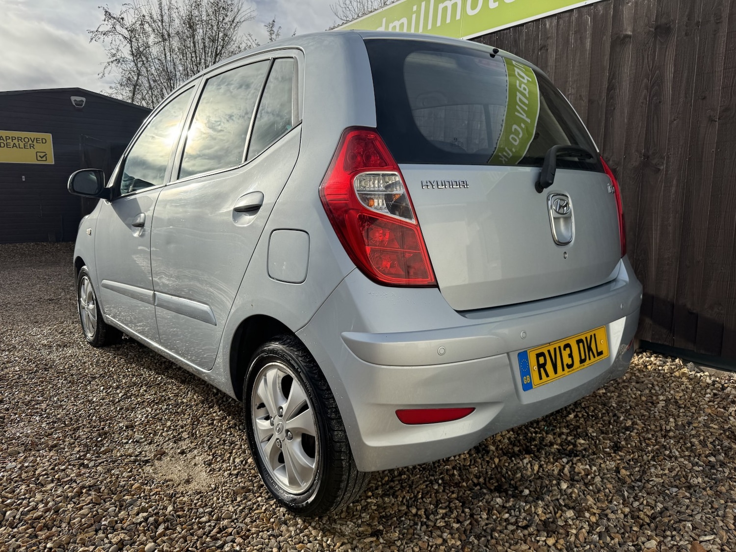 Used Hyundai i10 2013 for sale - 76482998: Photo 4