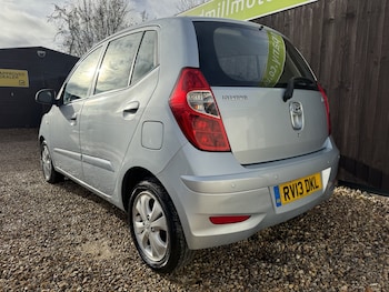 Used Hyundai i10 2013 for sale - 76482998: Photo