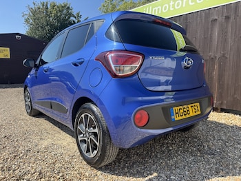 Used Hyundai i10 2019 for sale - 79471080: Photo