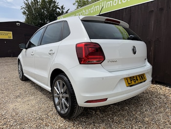 Used Volkswagen Polo 2015 for sale - 79290329: Photo