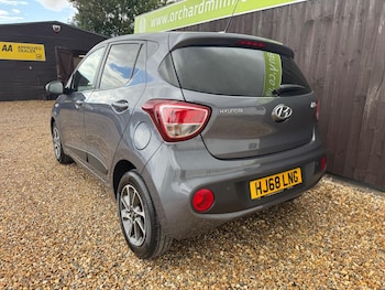 Used Hyundai i10 2018 for sale - 75706061: Photo