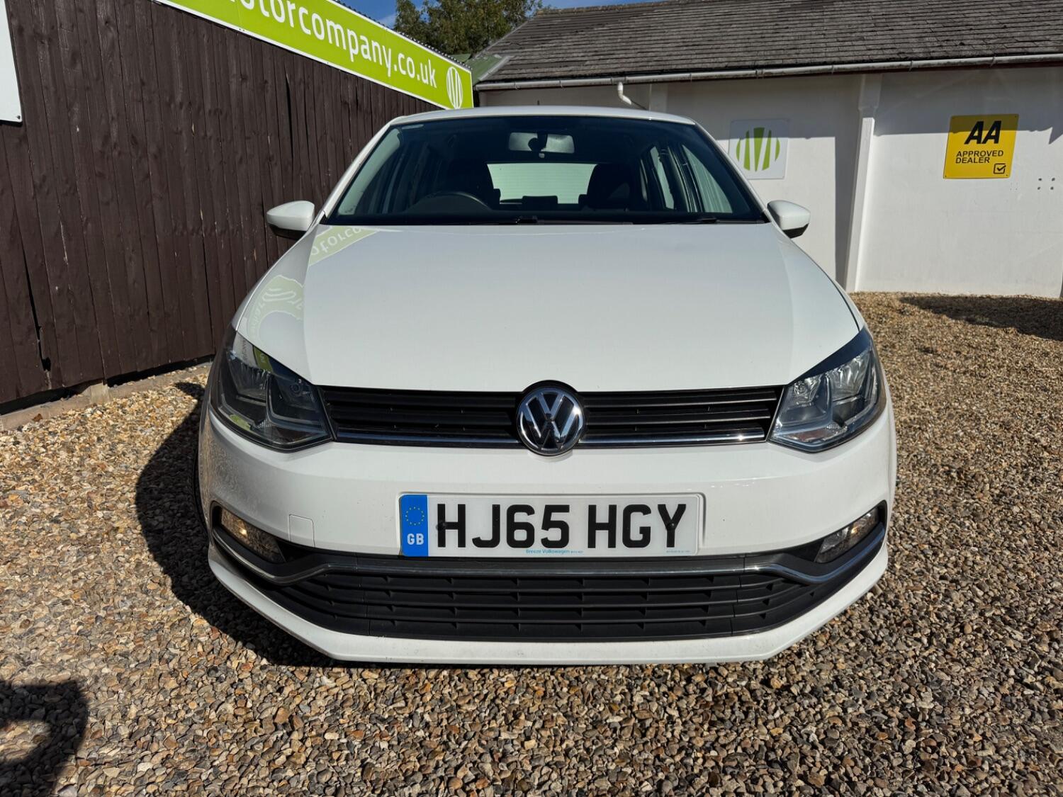 Used Volkswagen Polo 2015 for sale - 76082749: Photo 2