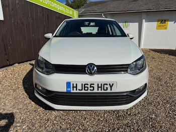 Used Volkswagen Polo 2015 for sale - 76082749: Photo 2