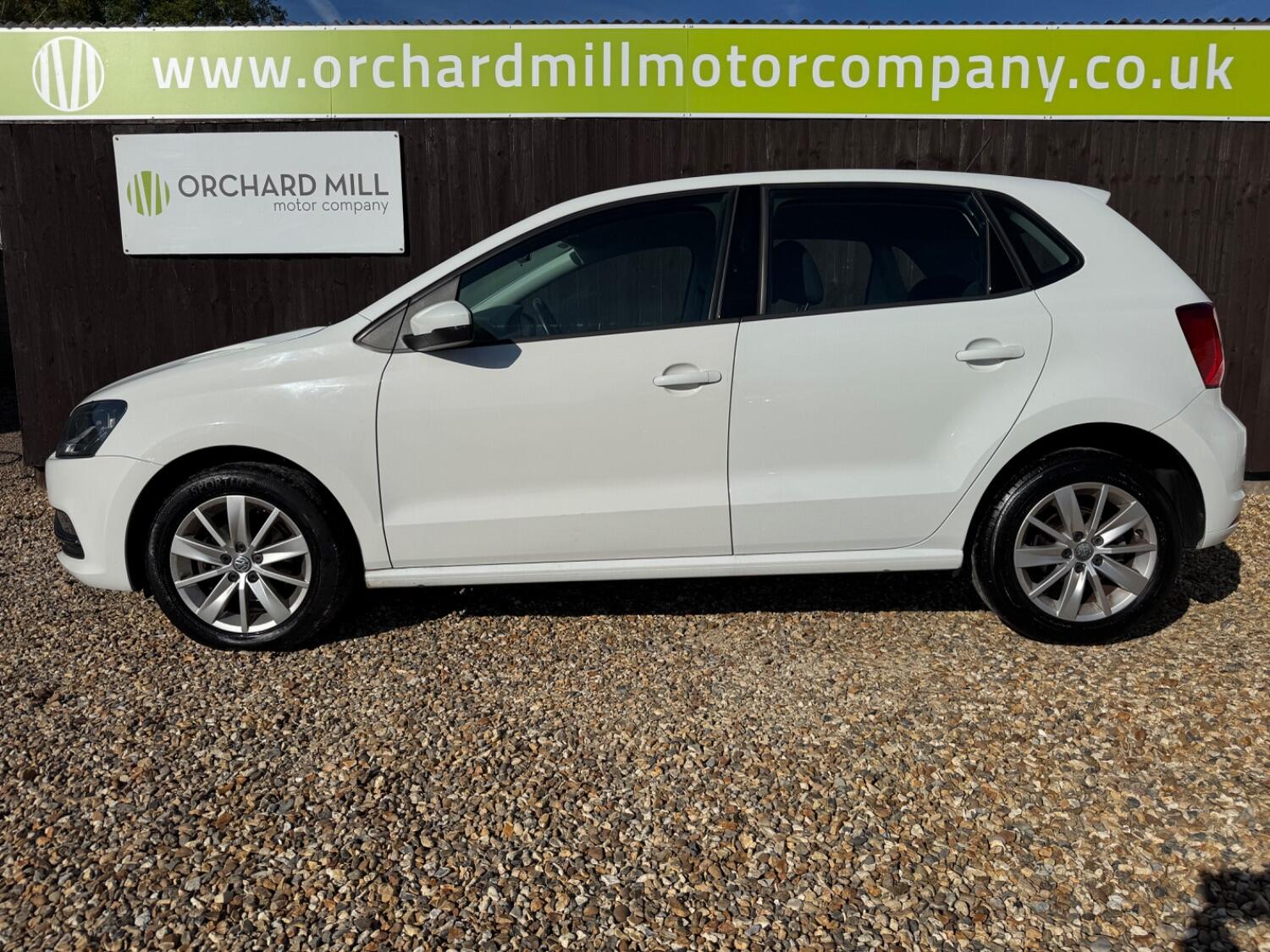 Used Volkswagen Polo 2015 for sale - 76082749: Photo 3