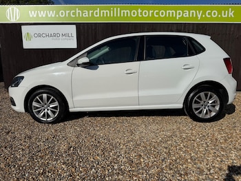 Used Volkswagen Polo 2015 for sale - 76082749: Photo 3
