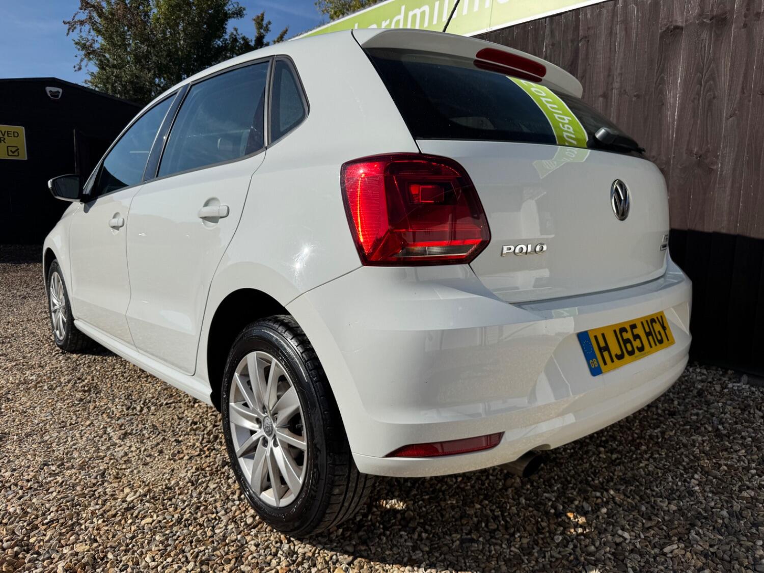 Used Volkswagen Polo 2015 for sale - 76082749: Photo 4