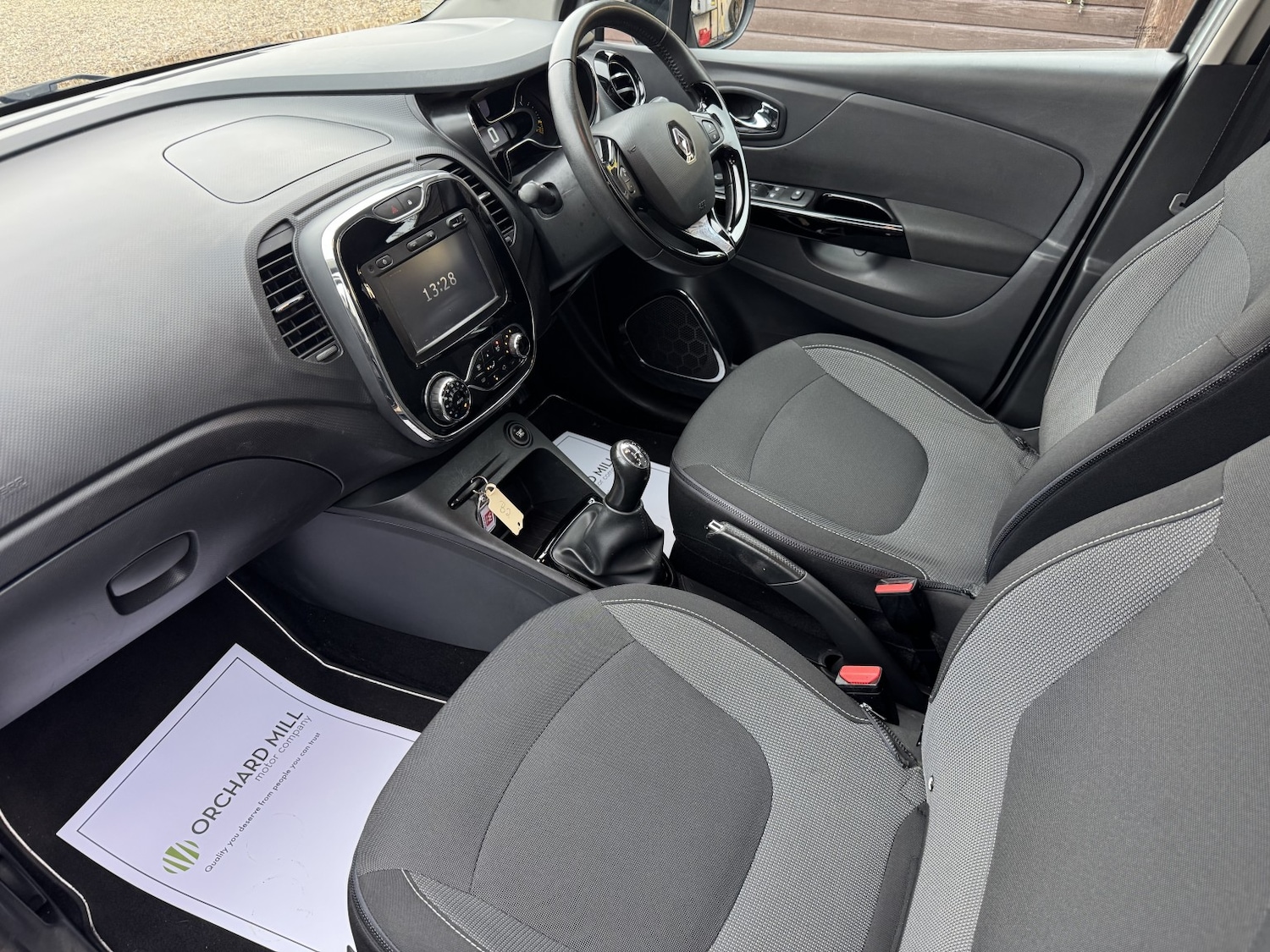 Used Renault Captur 2015 for sale - 76631456: Photo 10