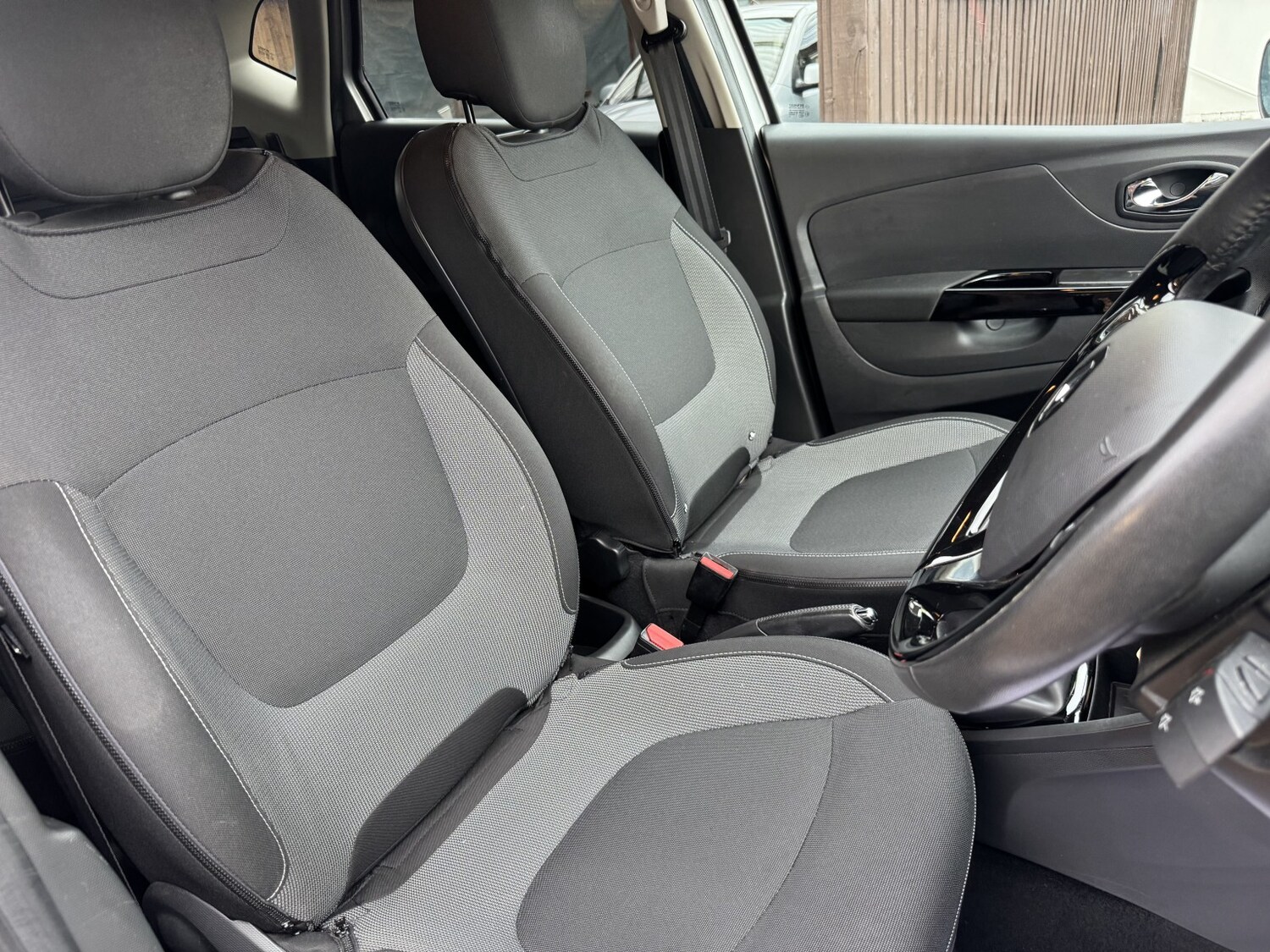 Used Renault Captur 2015 for sale - 76631456: Photo 13